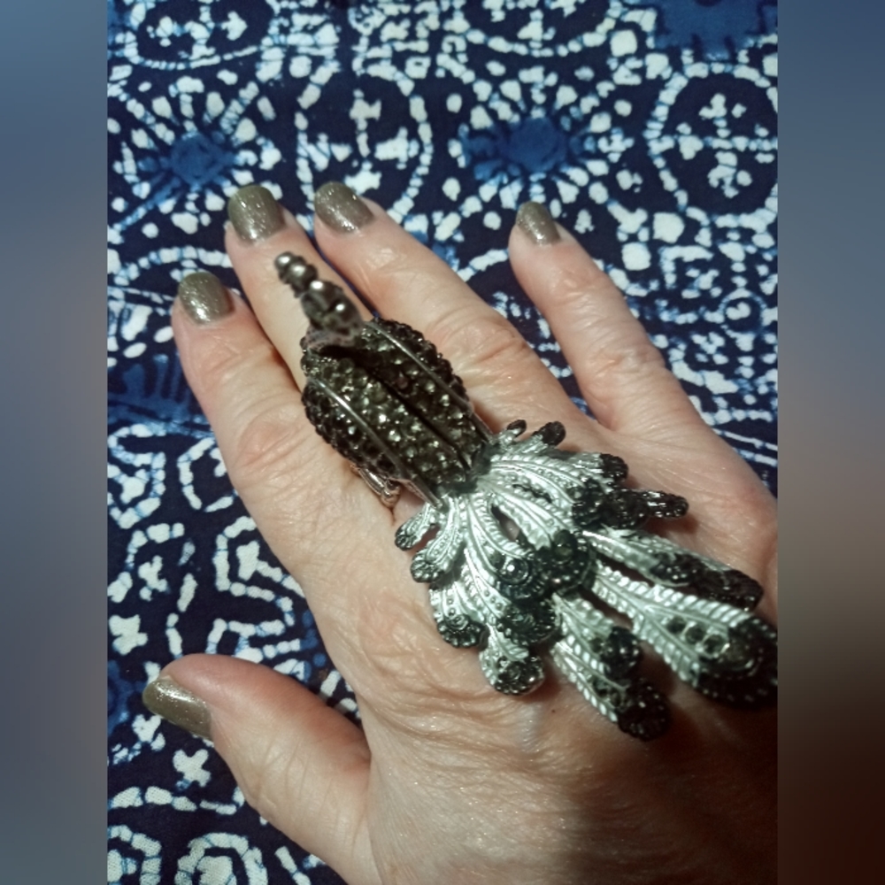 Peacock ring O/S - Picture 3 of 5